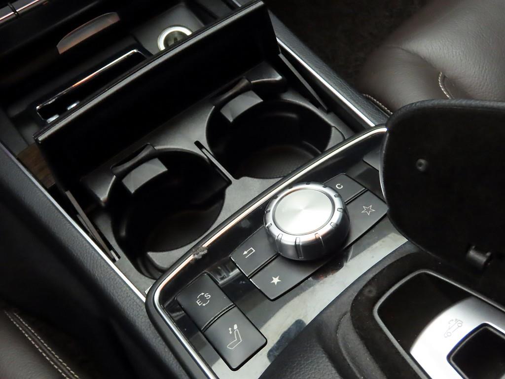 Mercedes Benz E class - Vista 12