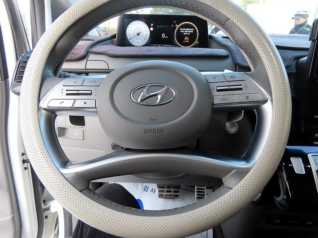 HYUNDAI Staria - Vista 9