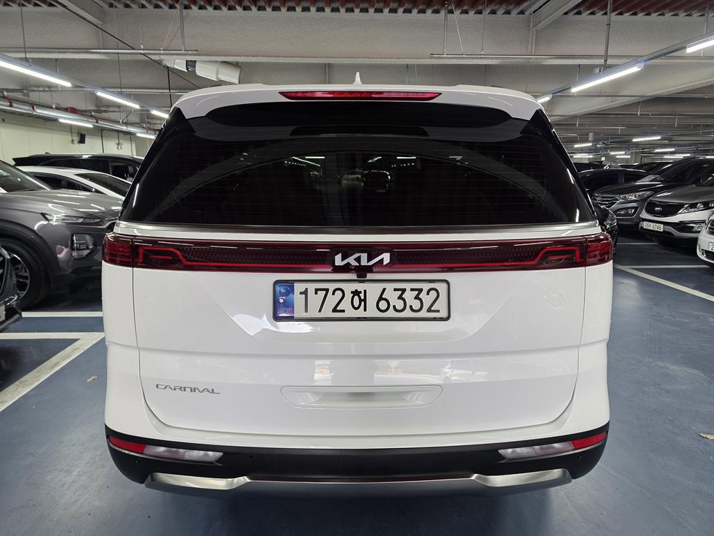 KIA Carnival - Vista 5
