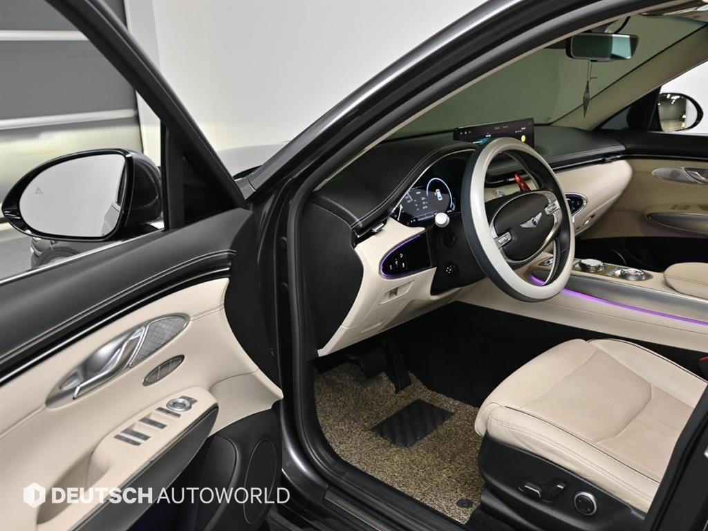 Genesis GV70 - Vista 11