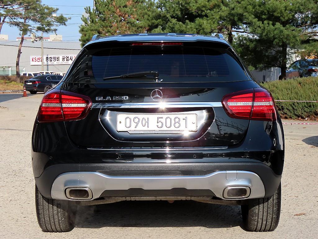 Mercedes Benz GLA Class - Vista 4