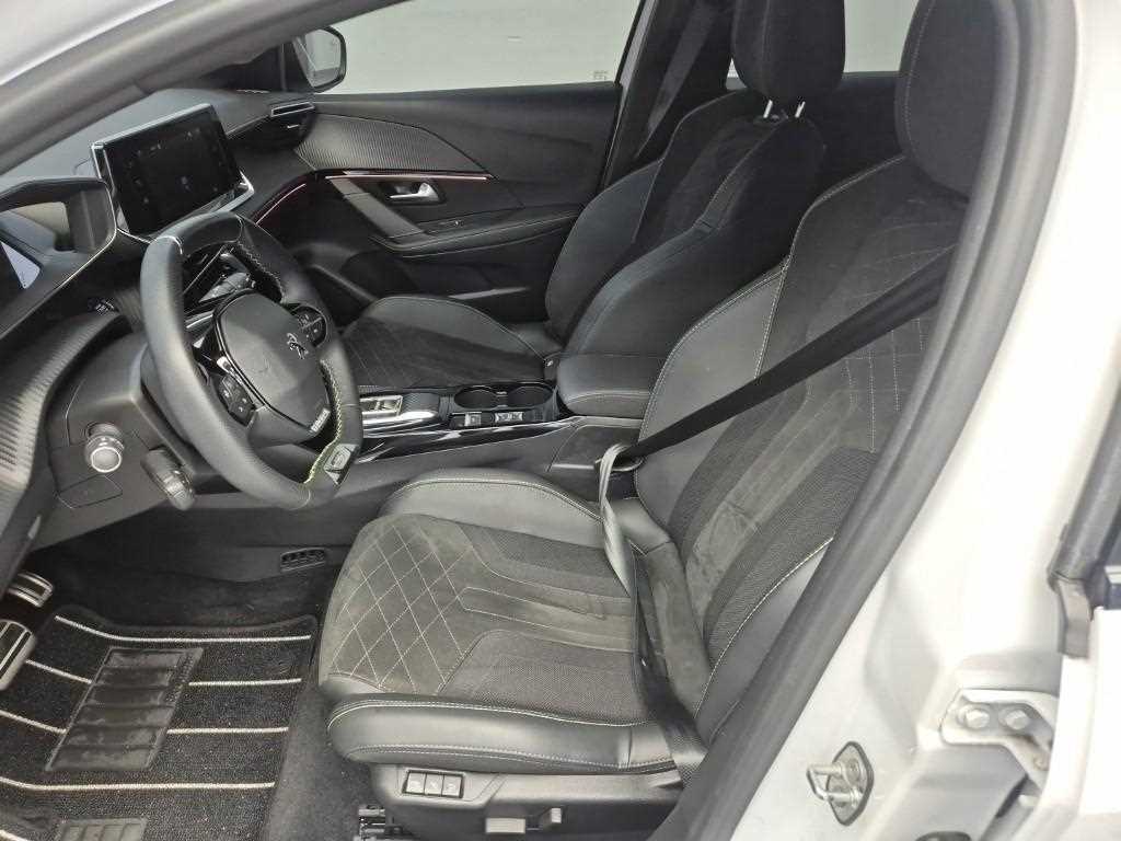 Peugeot 208 - Vista 10