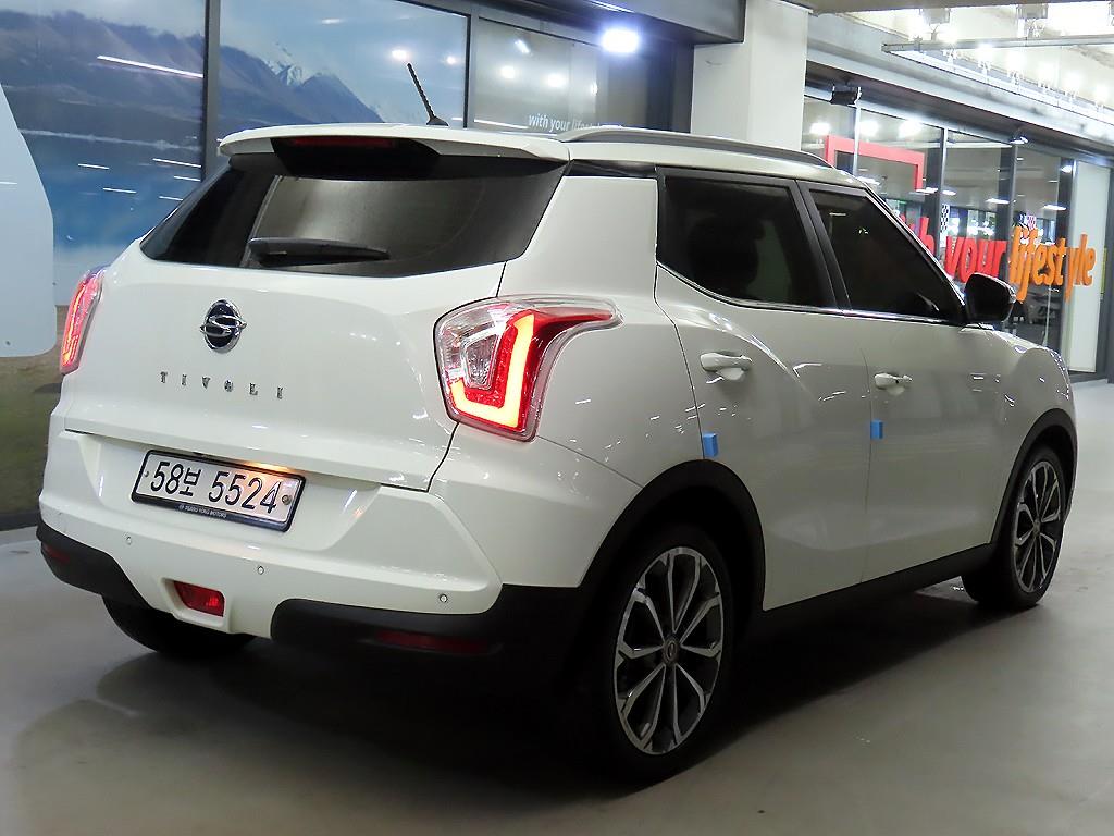 Ssangyong Tivoli - Vista 4