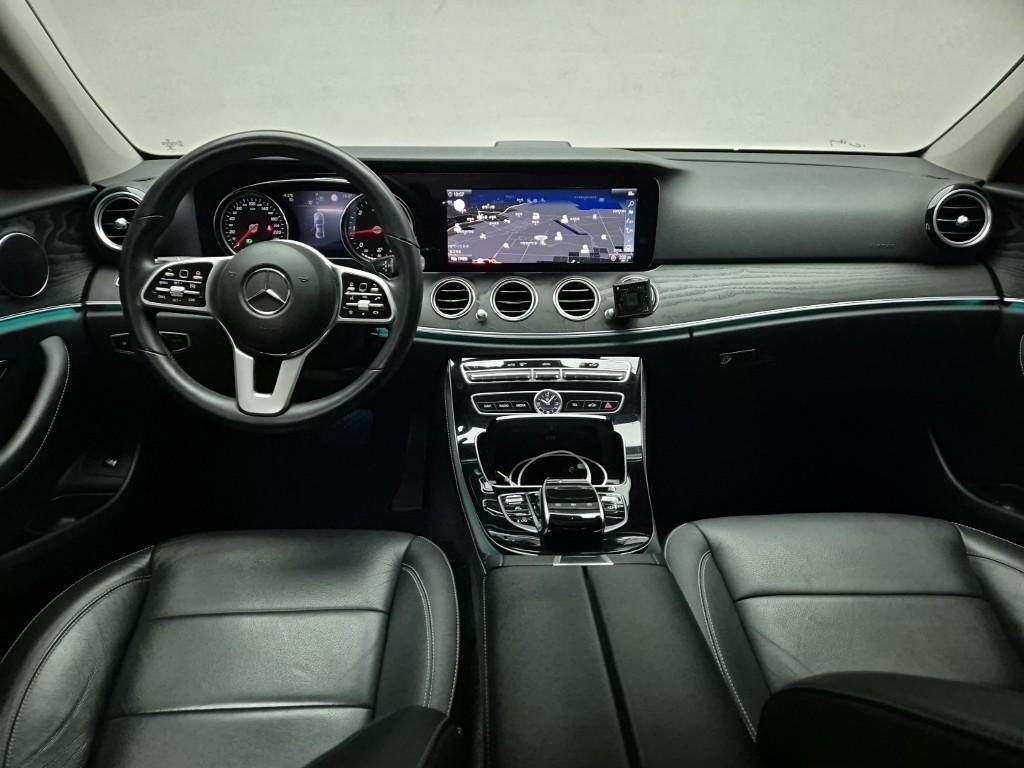 Mercedes Benz E class - Vista 7