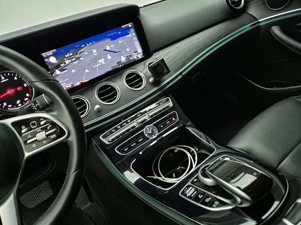 Mercedes Benz E class - Vista 10