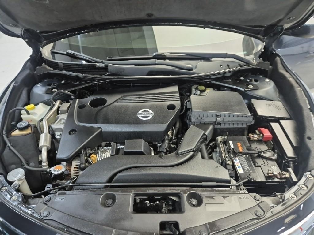 Nissan Altima - Vista 5