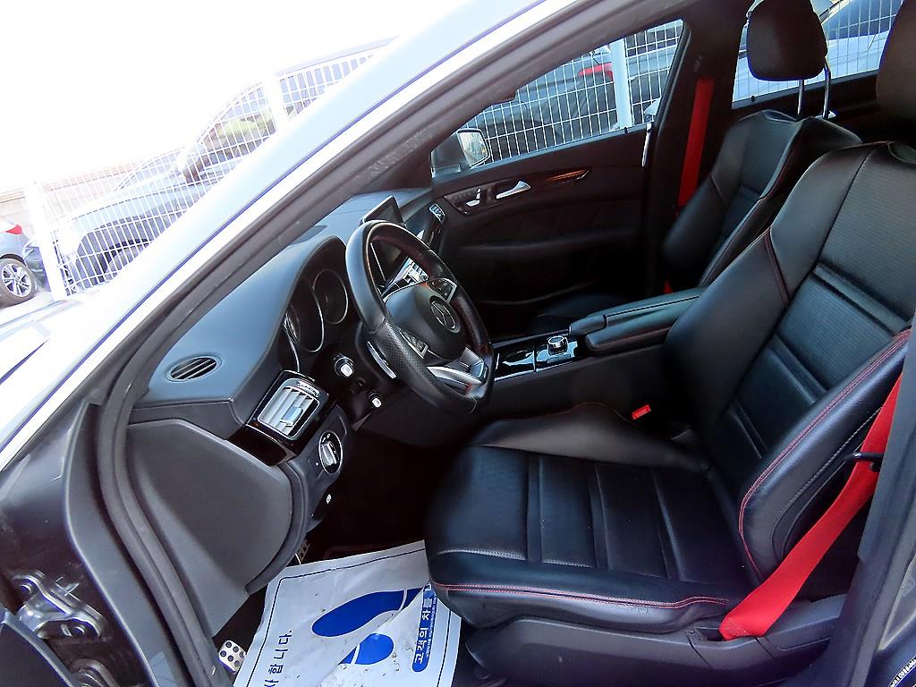 Mercedes Benz CLS Class - Vista 5