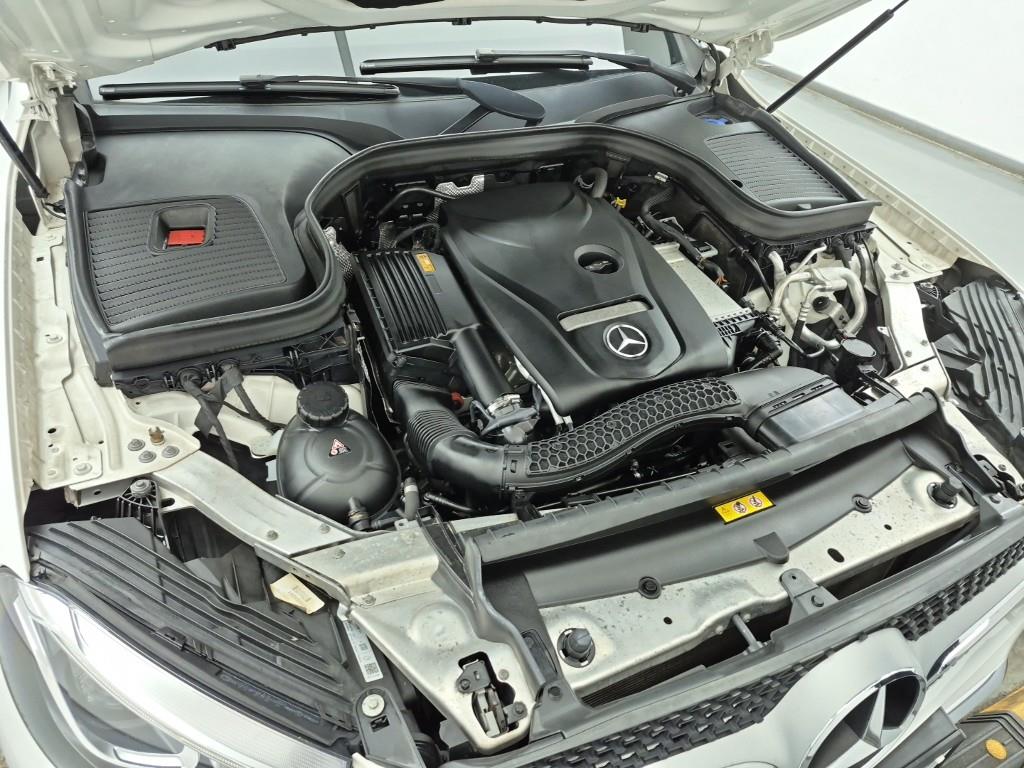 Mercedes Benz GLC Class - Vista 6