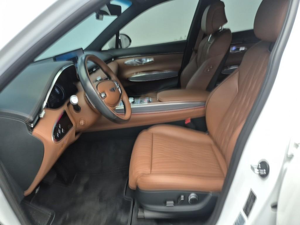 Genesis GV70 - Vista 11