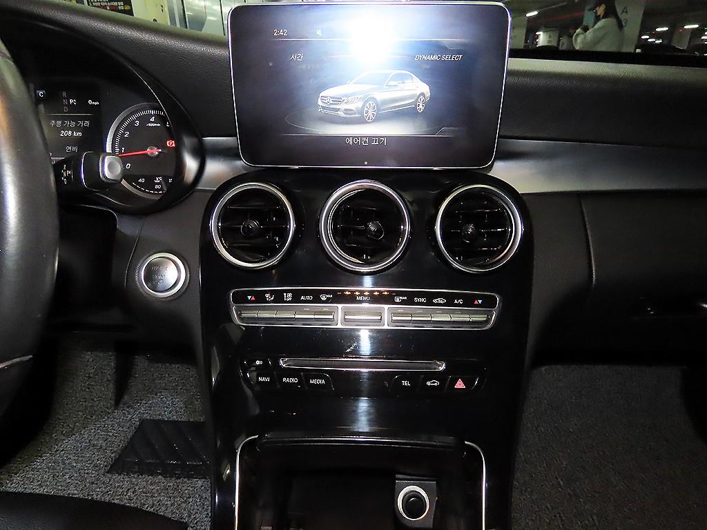 Mercedes Benz C Class - Vista 11