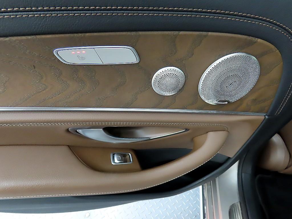 Mercedes Benz E class - Vista 12