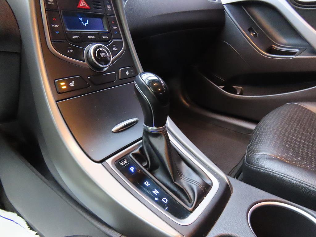 HYUNDAI Avante - Vista 11