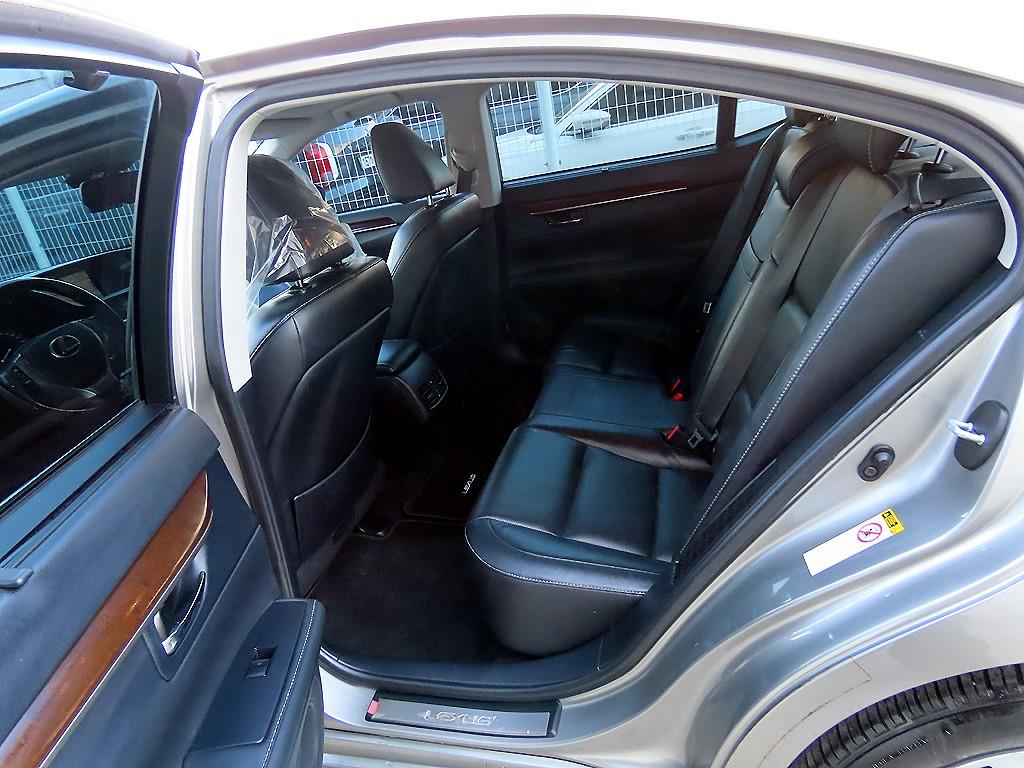 Lexus ES - Vista 6