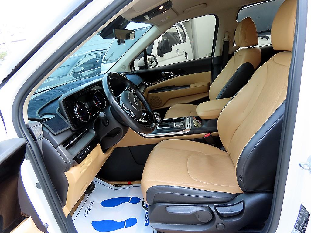 KIA Carnival - Vista 5