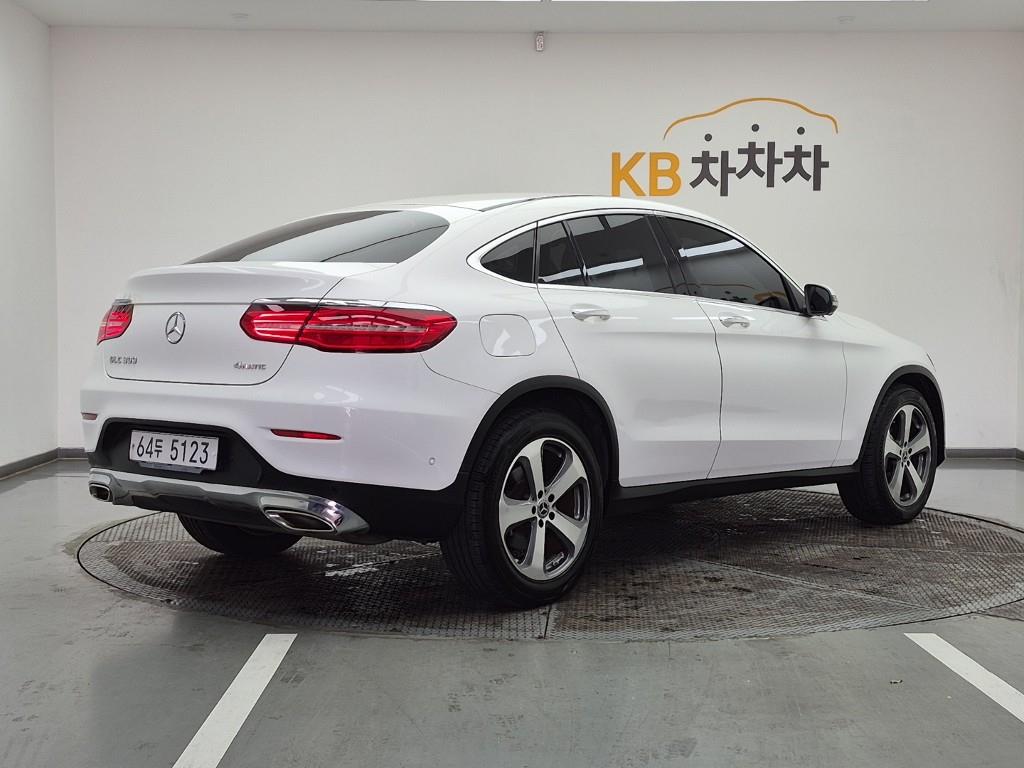 Mercedes Benz GLC Class - Vista 4