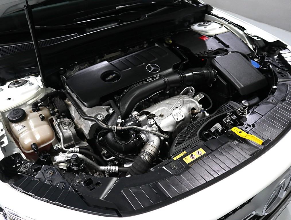 Mercedes Benz GLB Class - Vista 6