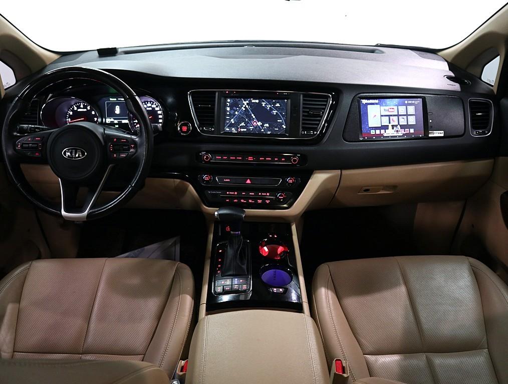 KIA Carnival - Vista 5