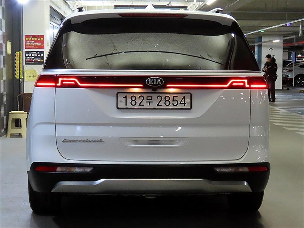 KIA Carnival - Vista 5