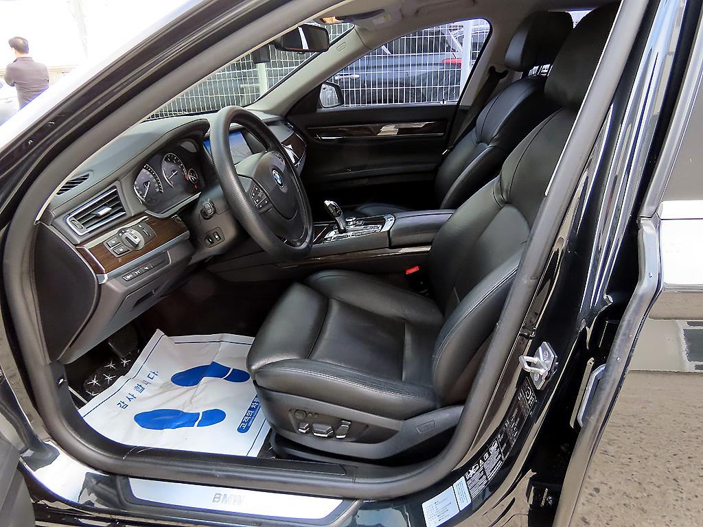 BMW 7 Series - Vista 5