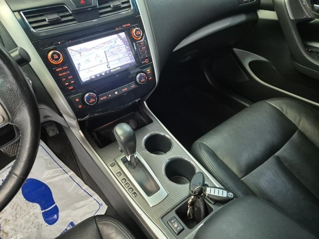 Nissan Altima - Vista 9