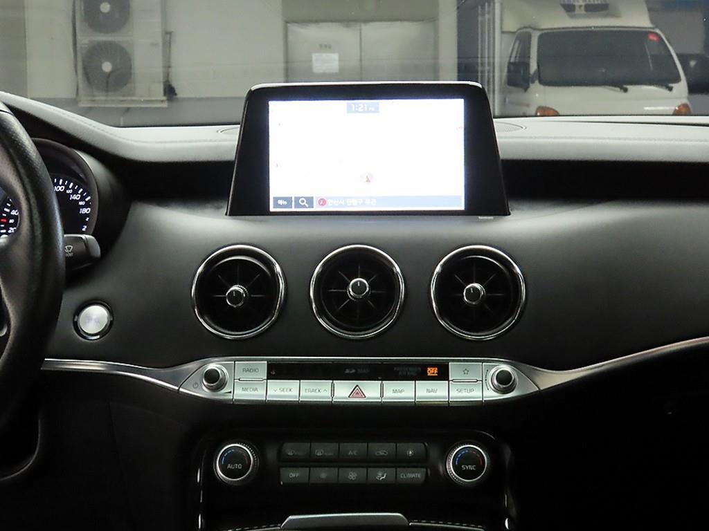 KIA Stinger - Vista 9