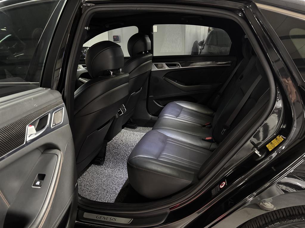 Genesis G80 - Vista 8