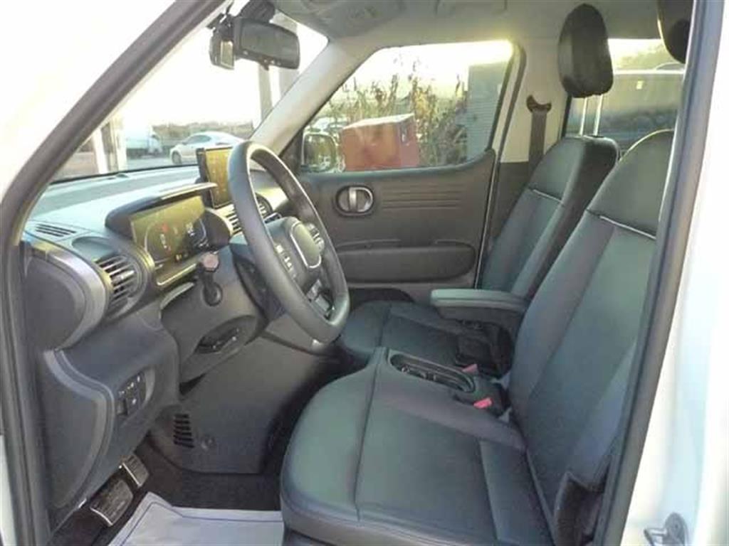 HYUNDAI Casper - Vista 9