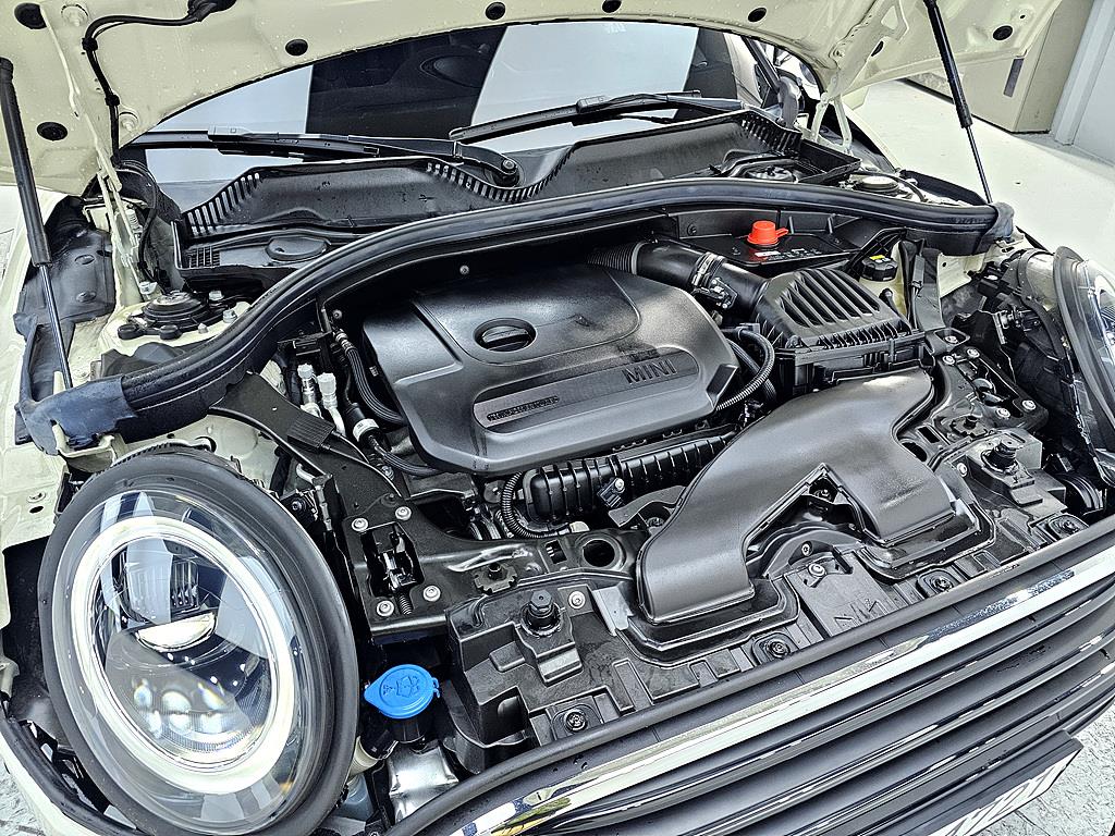 Mini Clubman - Vista 6