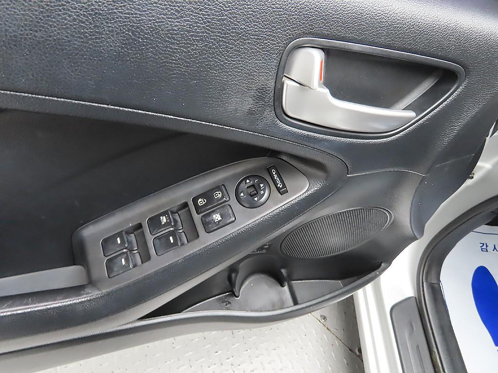 KIA K3 2015 Plateado - Importación desde Corea - HF Imports Iquique - Foto 13