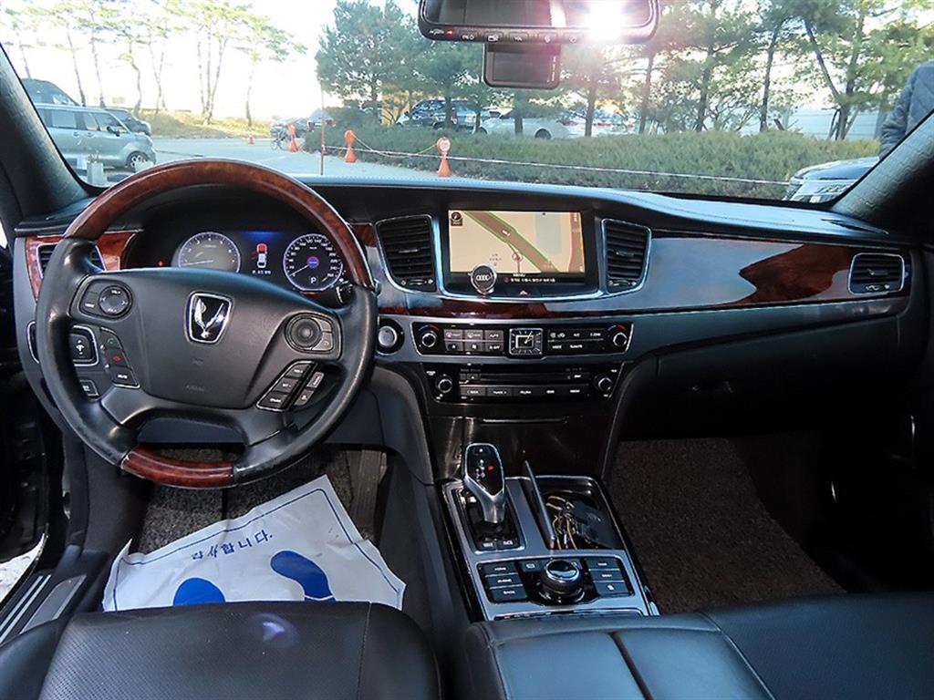 HYUNDAI Equus - Vista 7