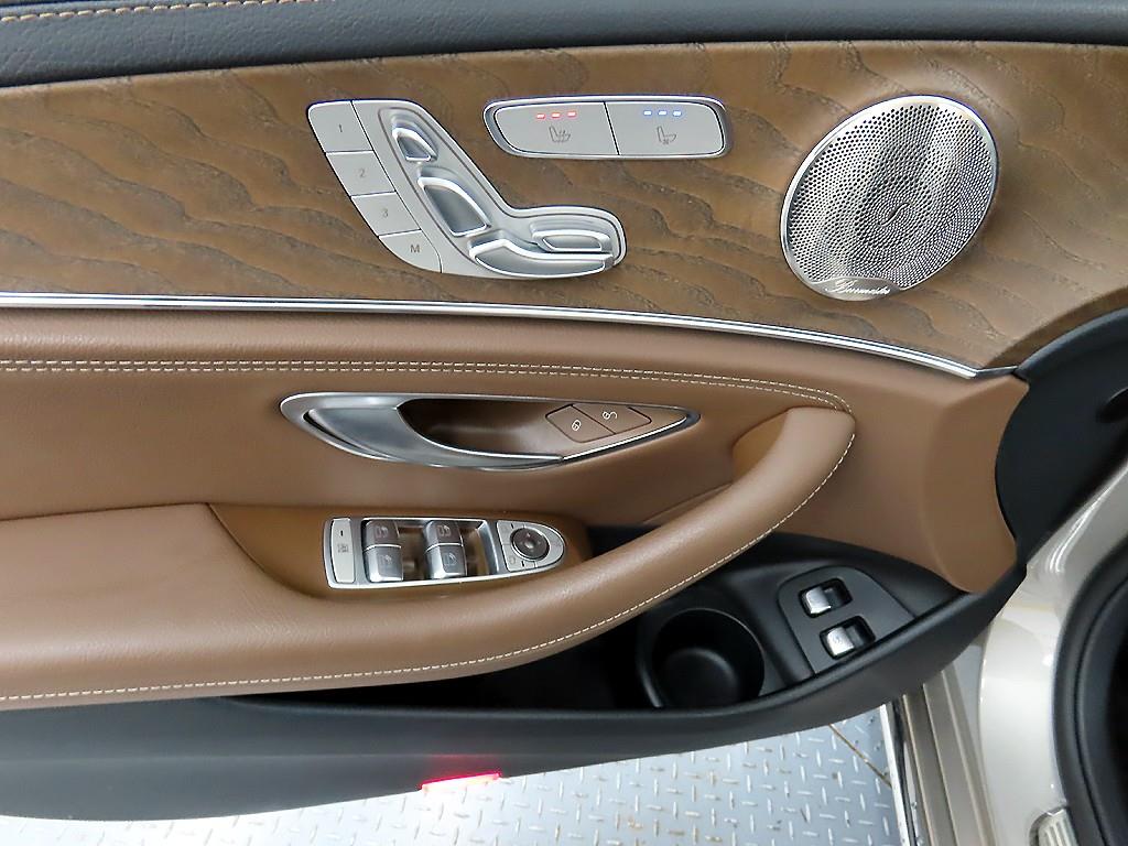 Mercedes Benz E class - Vista 11