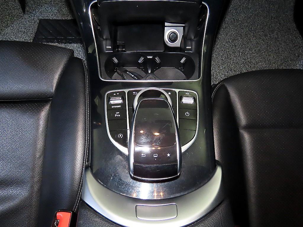 Mercedes Benz C Class - Vista 12