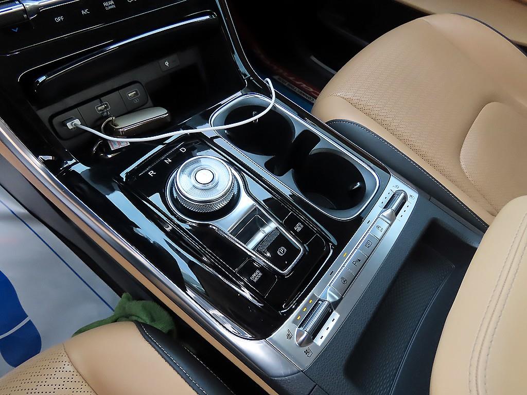 KIA Carnival - Vista 11