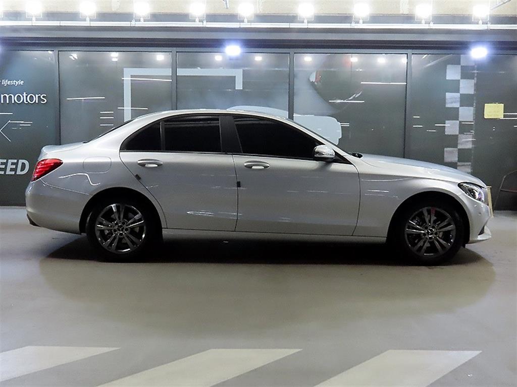 Mercedes Benz C Class - Vista 3