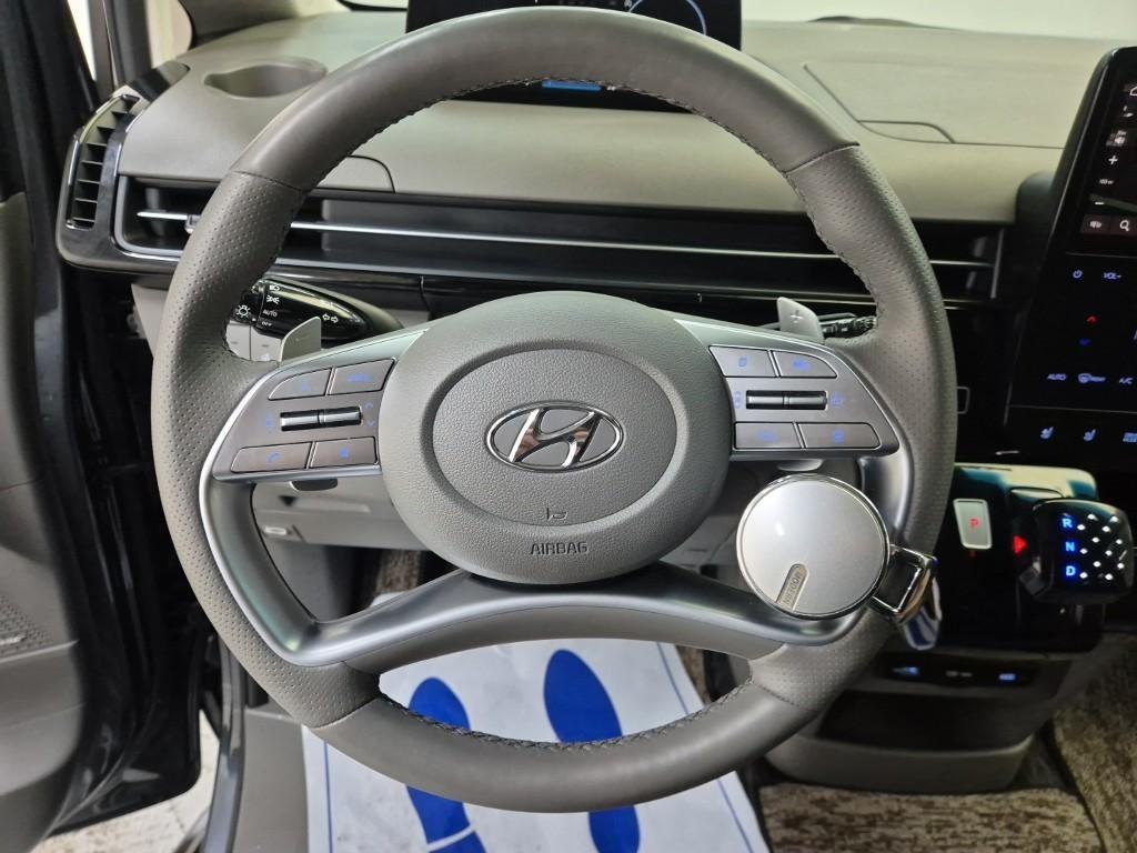 HYUNDAI Staria - Vista 9