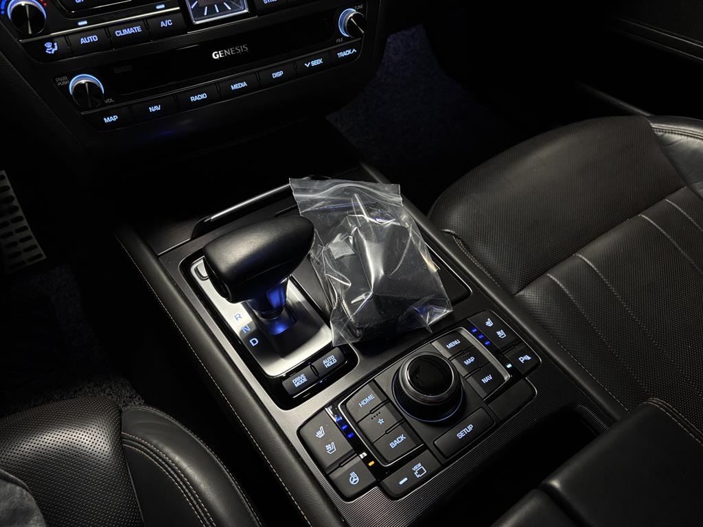 Genesis G80 - Vista 10