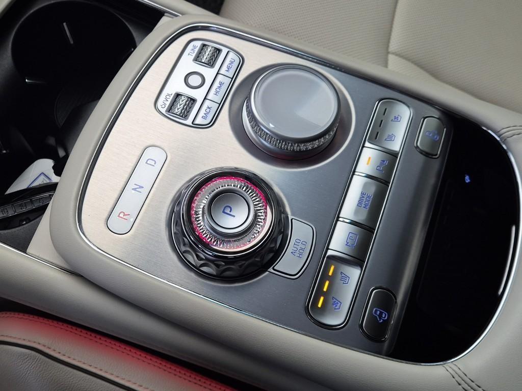 Genesis G90 - Vista 8