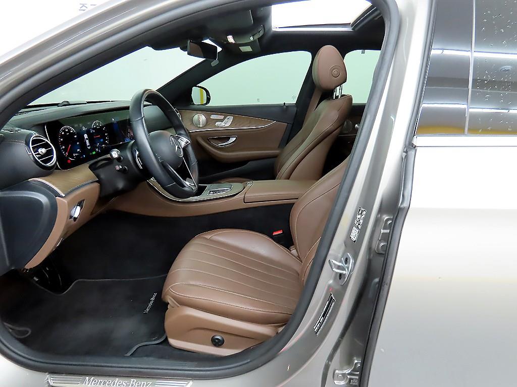 Mercedes Benz E class - Vista 5