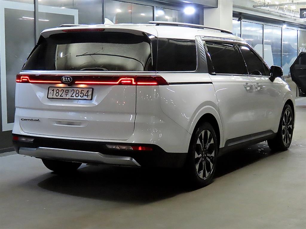 KIA Carnival - Vista 4