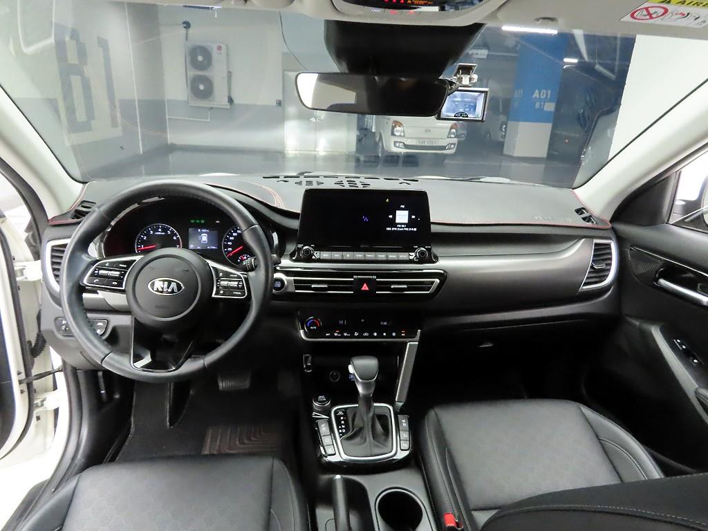 KIA Seltos - Vista 8