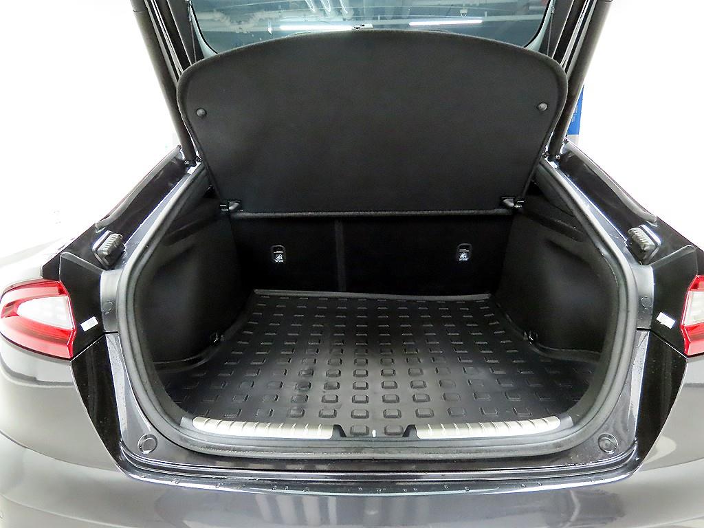 KIA Stinger - Vista 5