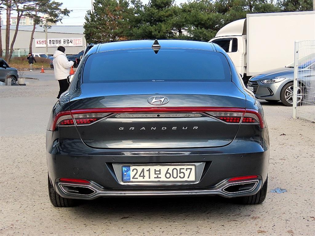 HYUNDAI Grandeur - Vista 4