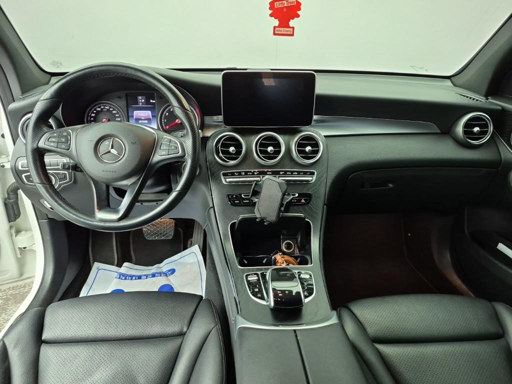 Mercedes Benz GLC Class - Vista 5