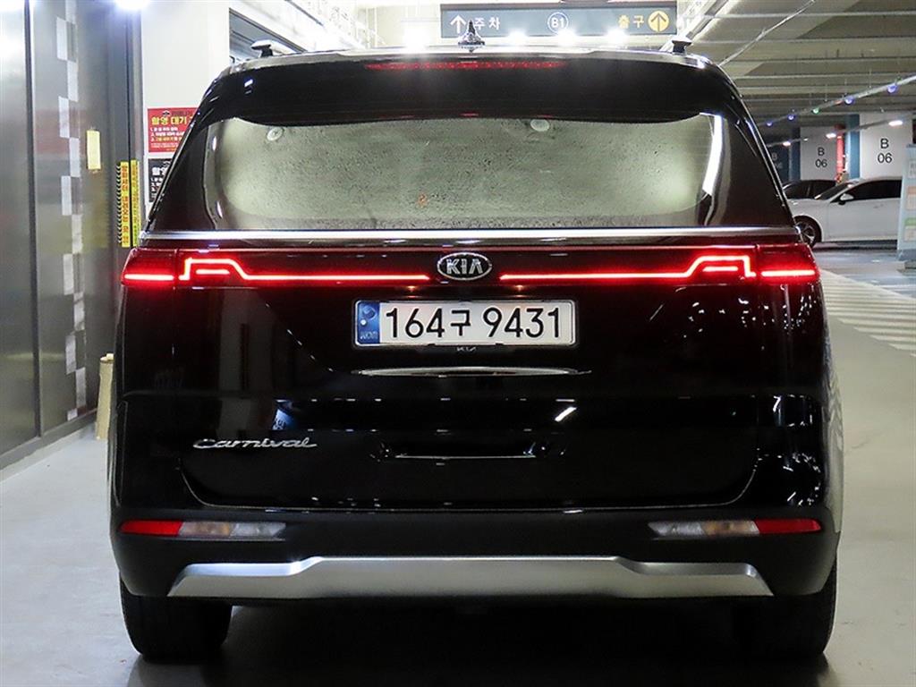 KIA Carnival - Vista 5