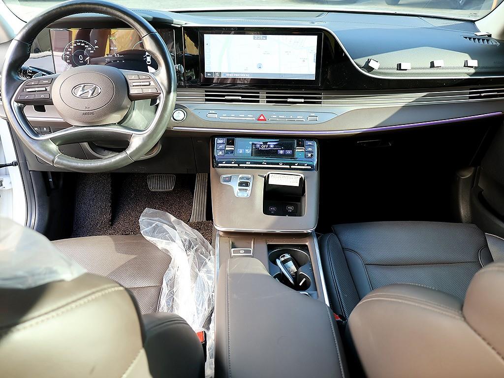 HYUNDAI Grandeur - Vista 11