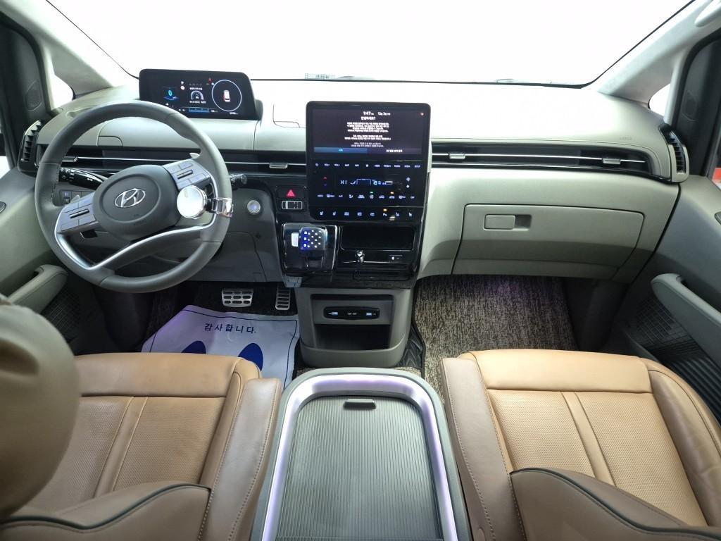 HYUNDAI Staria - Vista 7