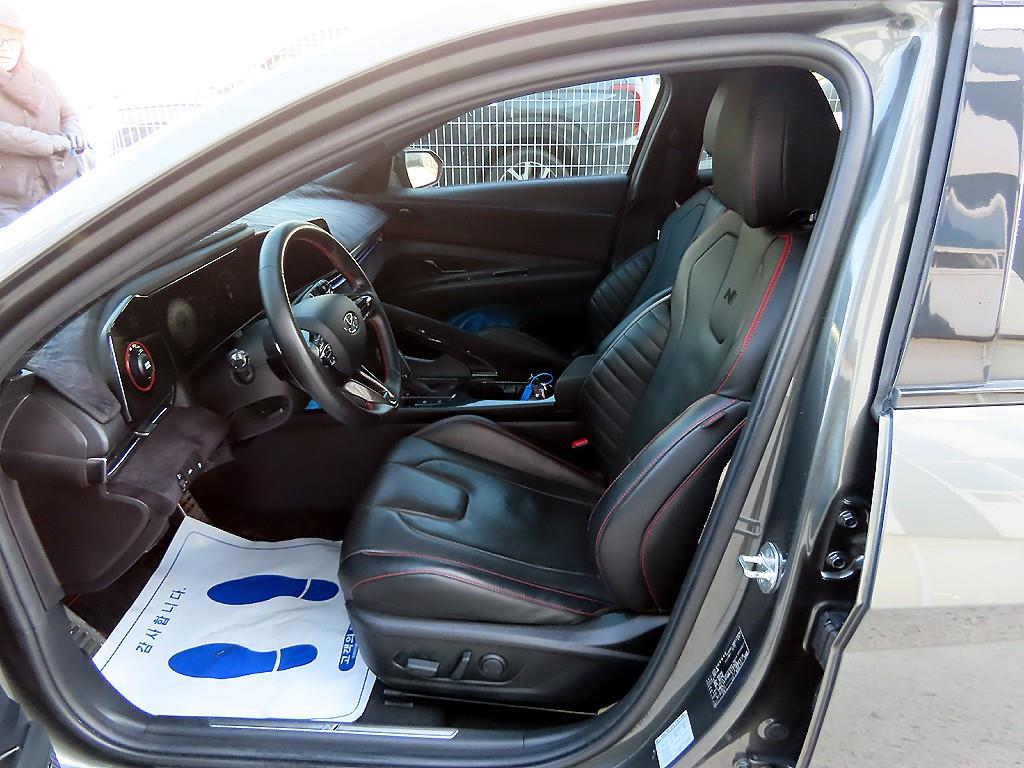 HYUNDAI Avante - Vista 5