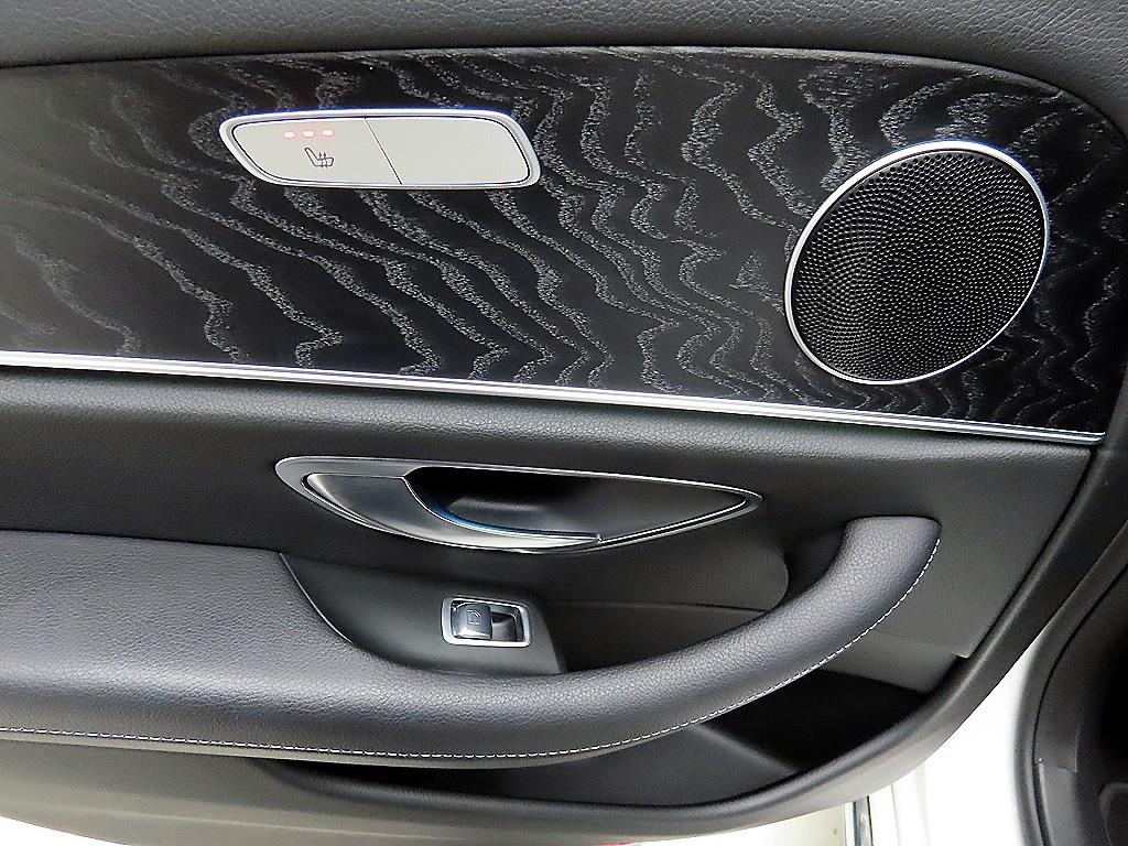 Mercedes Benz E class - Vista 12