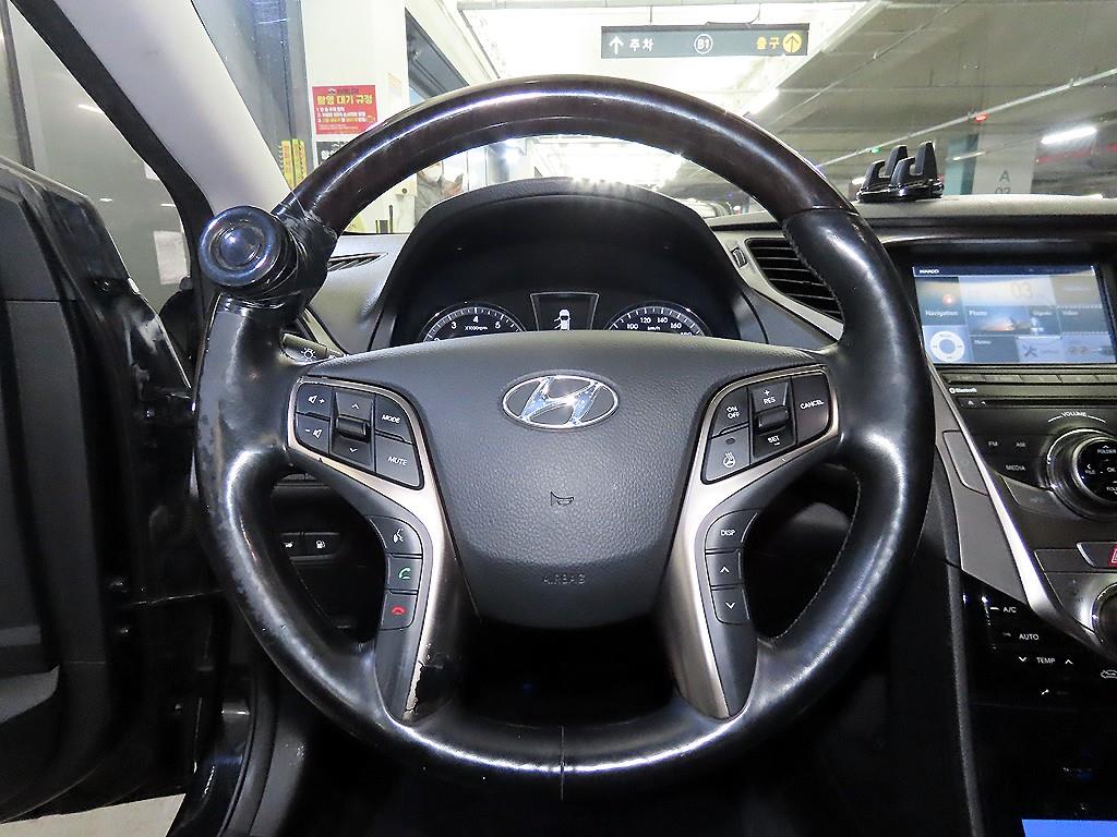 HYUNDAI Grandeur - Vista 8