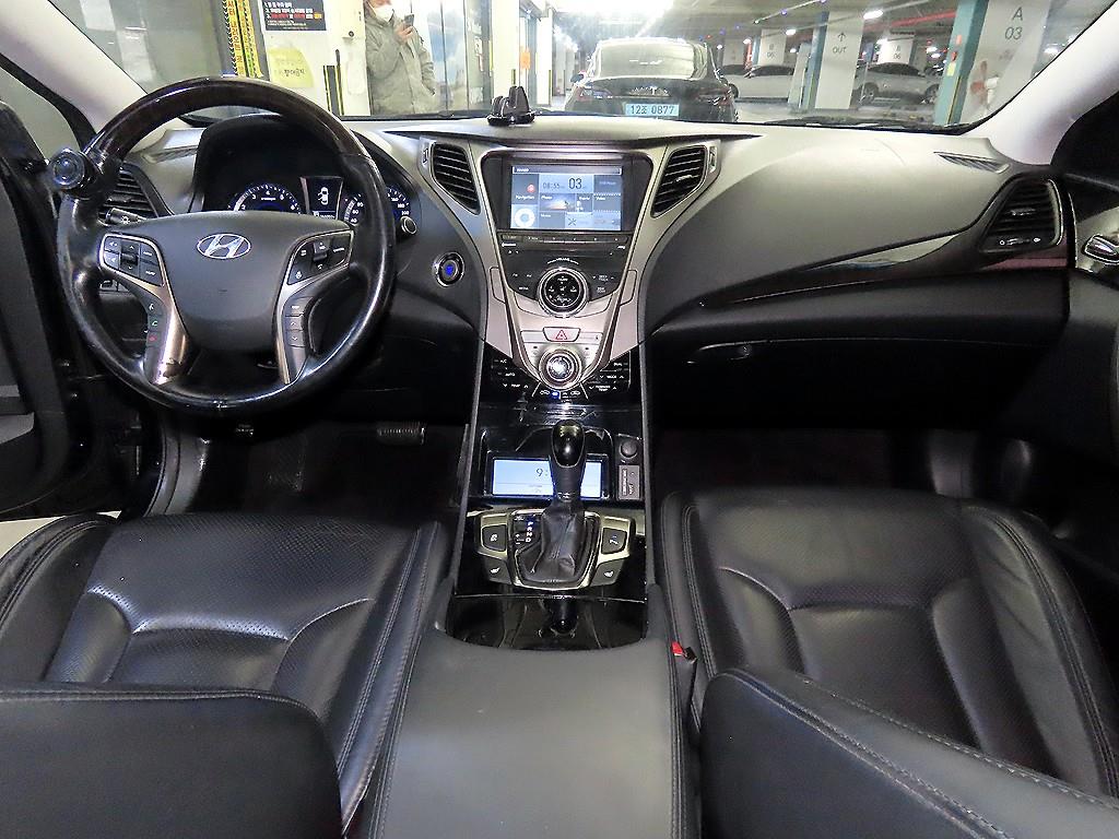 HYUNDAI Grandeur - Vista 10